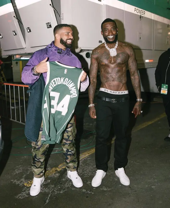 Drake outfit in Acronym, Nike, and Valentino Garavani, 2019