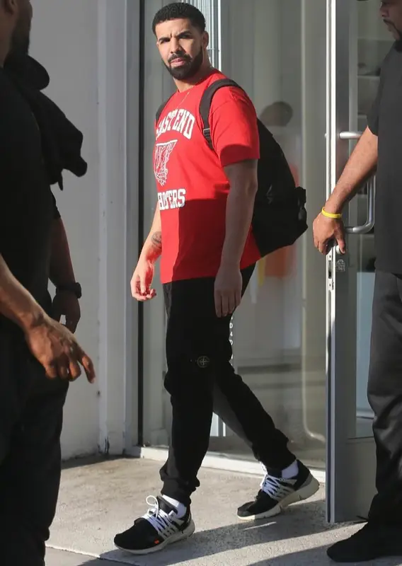 Drake outfit in Stone Island, Balenciaga, and Nike, 2018