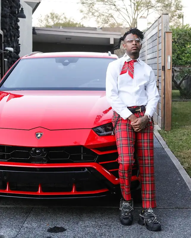 21 Savage outfit in Gucci, Burberry, and Tom Ford, 2019
