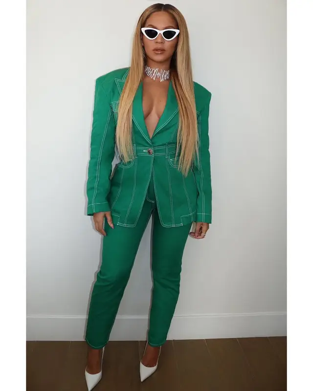 Beyonce outfit in Balmain, Le Specs, and Le Silla, 2020
