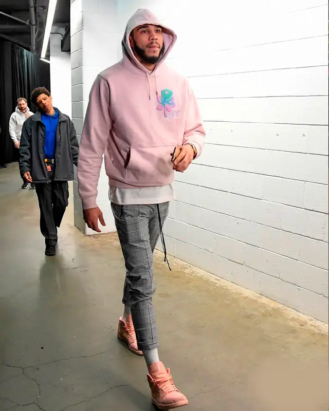 Jayson Tatum outfit in Dior, Christos, and Nike, 2020