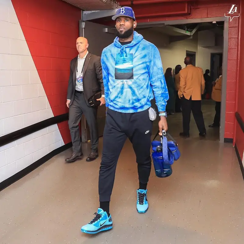 lebron james louis vuitton jacket