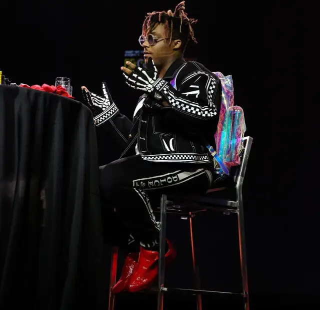 Juice WRLD outfit in Versace, Dolce & Gabbana, and Louis Vuitton, 2020