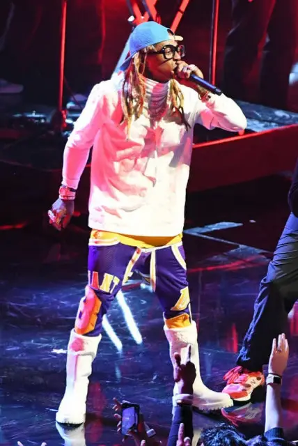 Lil Wayne outfit in Most People Are Dead, 2020