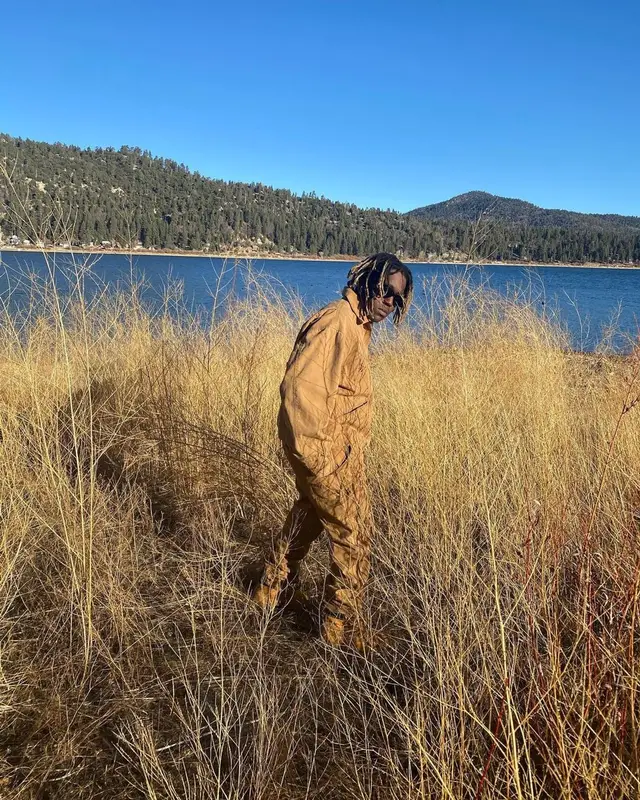 Don Toliver outfit in Supreme, 2020