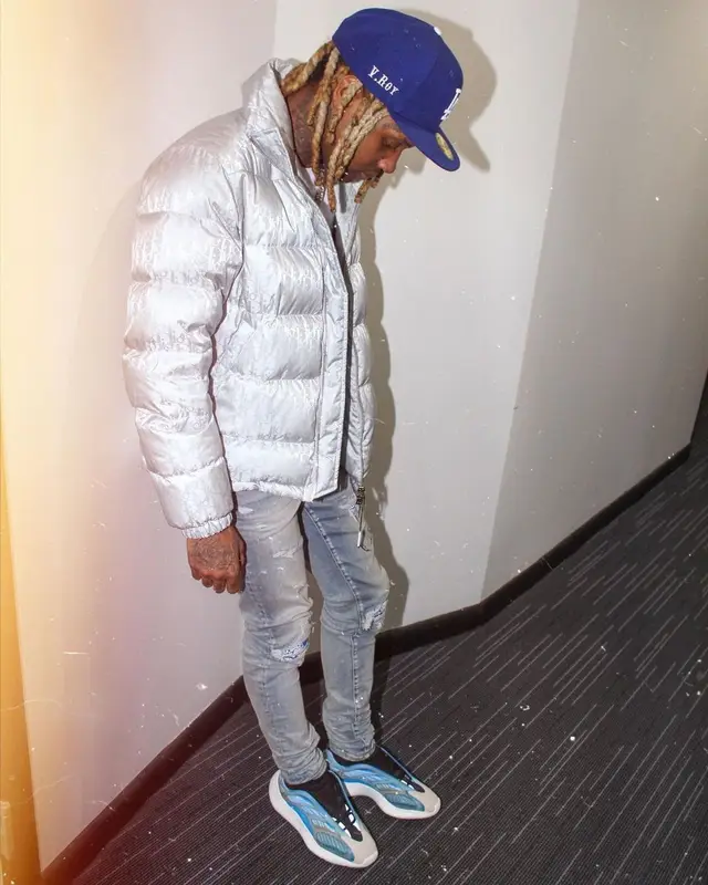 Lil Durk outfit in Dior, Amiri, and Adidas, 2020