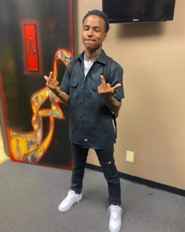 Popp Hunna outfit in Dickies and Nike, 2020