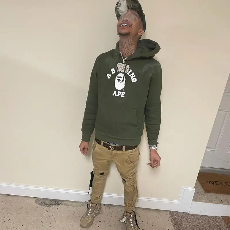 Stunna 4 Vegas outfit in Adidas, Louis Vuitton, and Bape, 2020