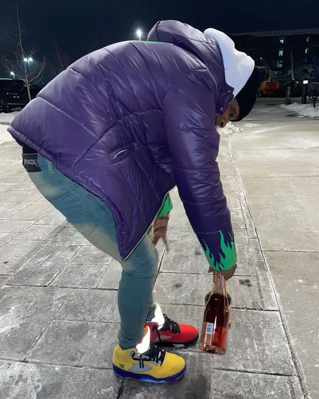 Toosii outfit in Vlone, Ricchezza Forever, and Jordan, 2021