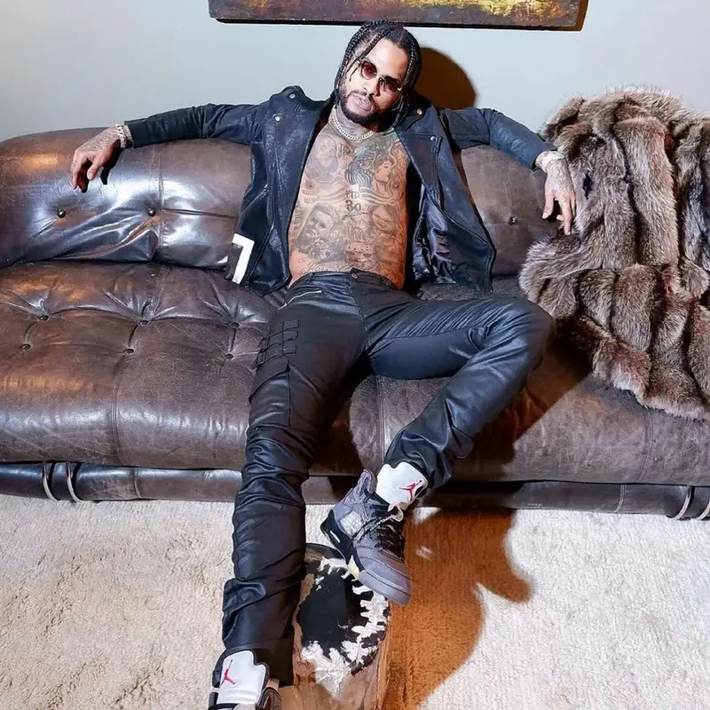 Dave East outfit in Akings and Cartier, 2020