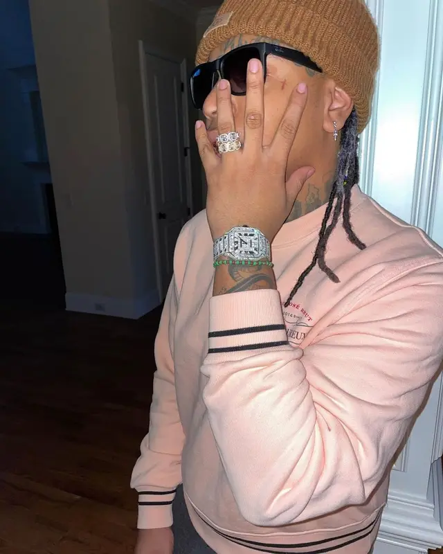 Lil Gotit outfit in Puma, Ray-Ban, and Ugg, 2021
