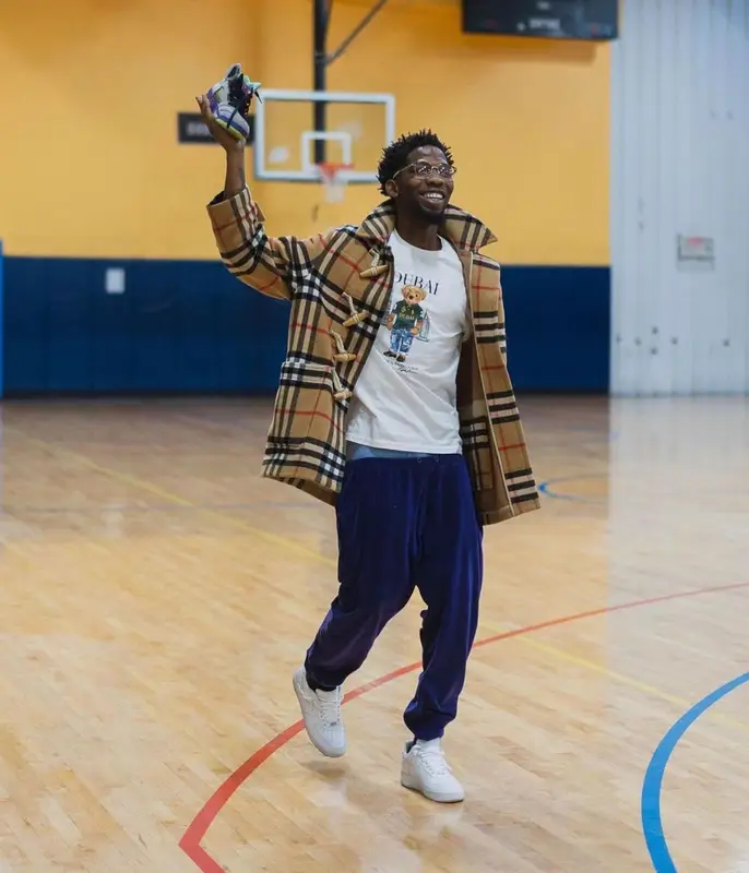 BlocBoy JB outfit in Burberry, Ralph Lauren, and Gosha Rubchinskiy, 2020