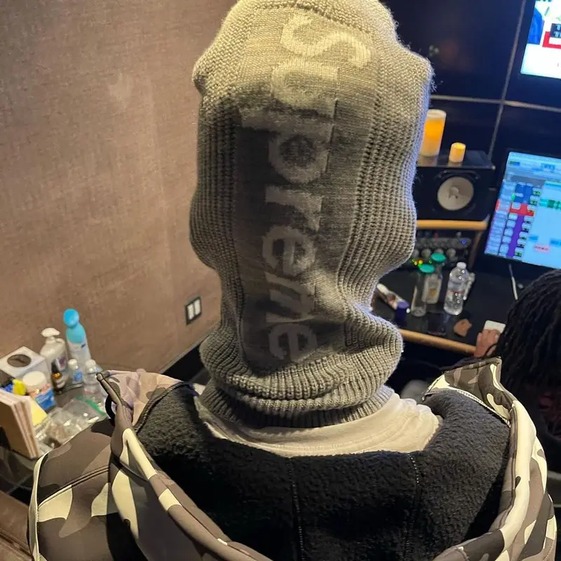 Stunna 4 Vegas outfit in B.B. Simon, Supreme, and New Era, 2021