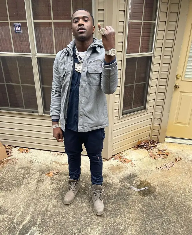 Bankroll Freddie outfit in Dickies and Timberland, 2021