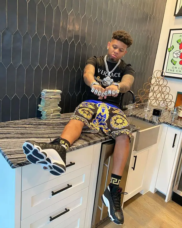 Yella Beezy outfit in Versace and Jordan, 2020