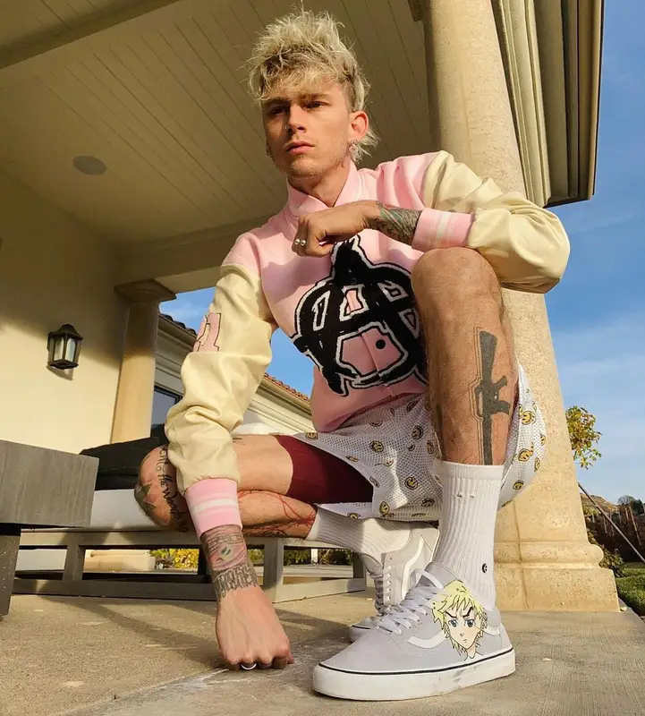 Machine Gun Kelly outfit in Shmeel, 2021