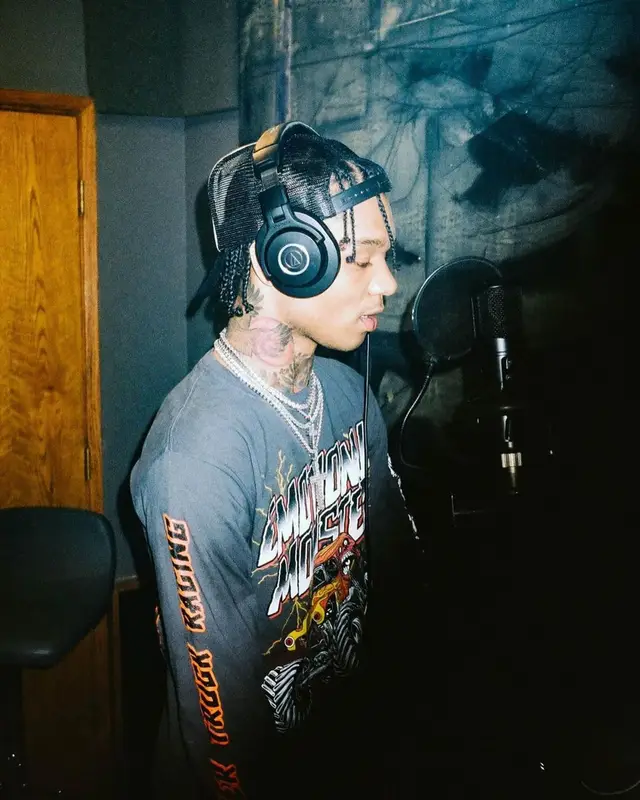 Swae Lee outfit in La Familia Tour, Raf Simons, and Adidas, 2021