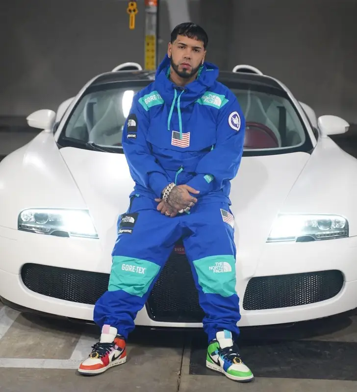 Anuel AA outfit in Supreme, Nike, and The North Face, 2021
