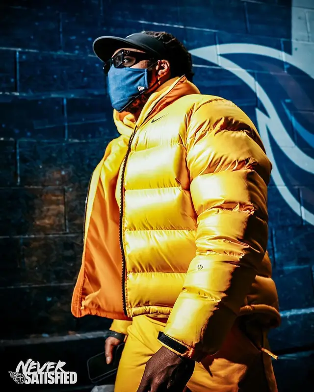 Derrick Henry outfit in Nike, Louis Vuitton, and Drake Merch, 2021