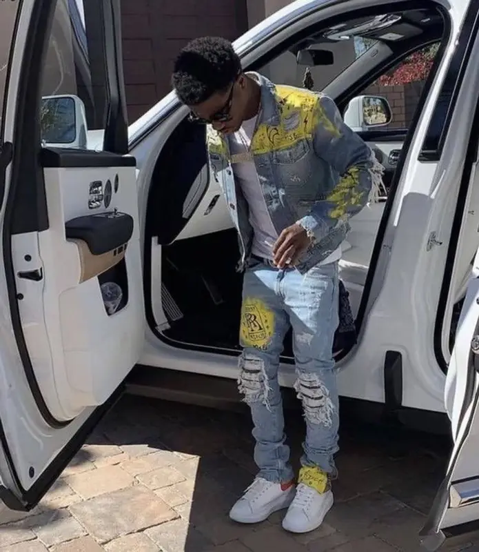 Roddy Ricch outfit in Marc Jacques Burton, 2019