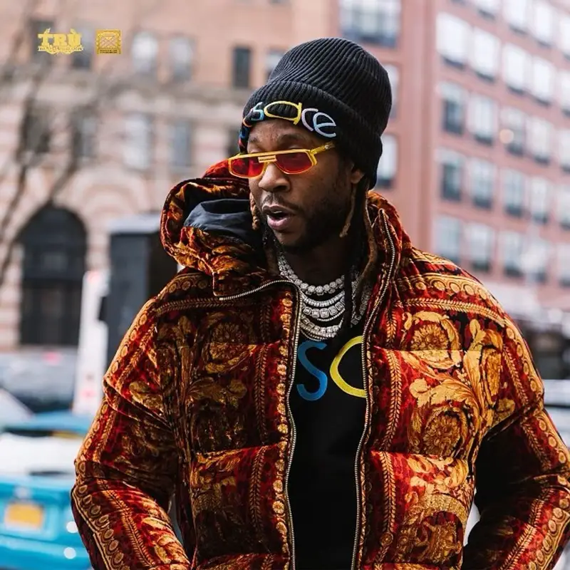 2 Chainz outfit in Versace, 2021