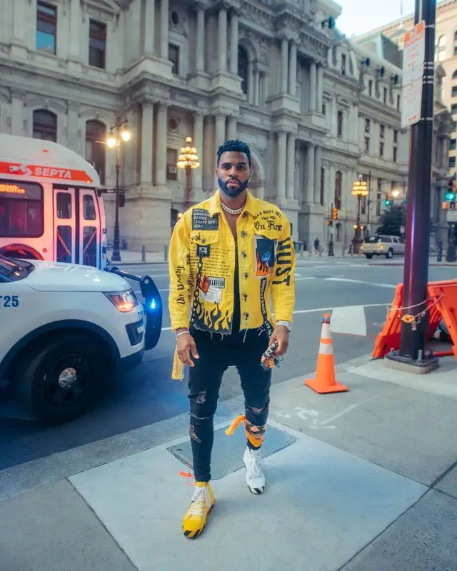 Jason Derulo outfit in Dust Of Gods and Off-White, 2020