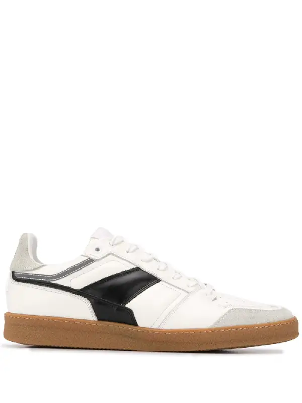 Ami Alexandre Mattiussi Logo Patch Low-top Sneakers In White $410