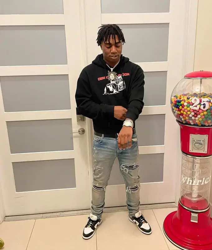 Fredo Bang outfit in Off-White, Amiri, and Louis Vuitton, 2021