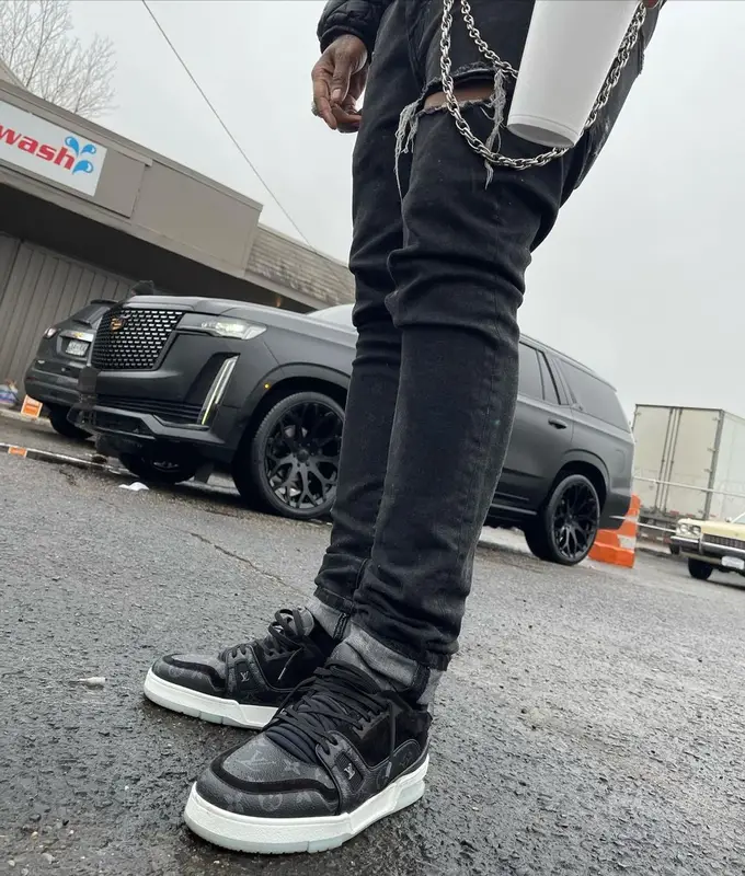 Moneybagg Yo outfit in Louis Vuitton, 2021