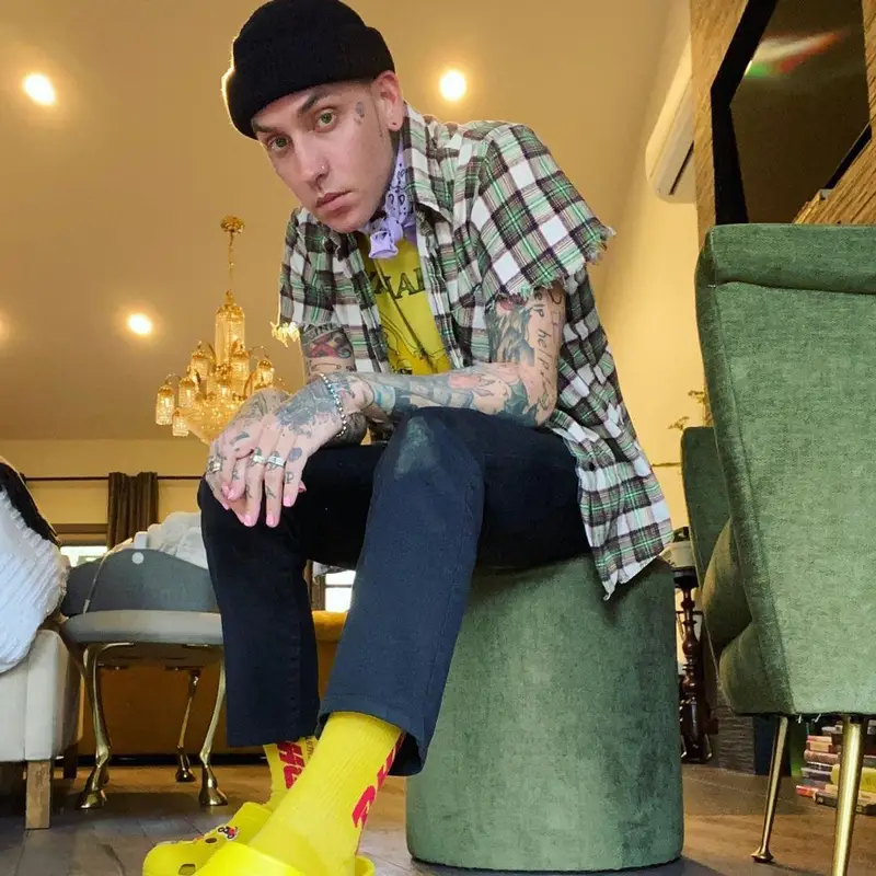 Blackbear outfit in Vintage, Reebok, and Vetements, 2020