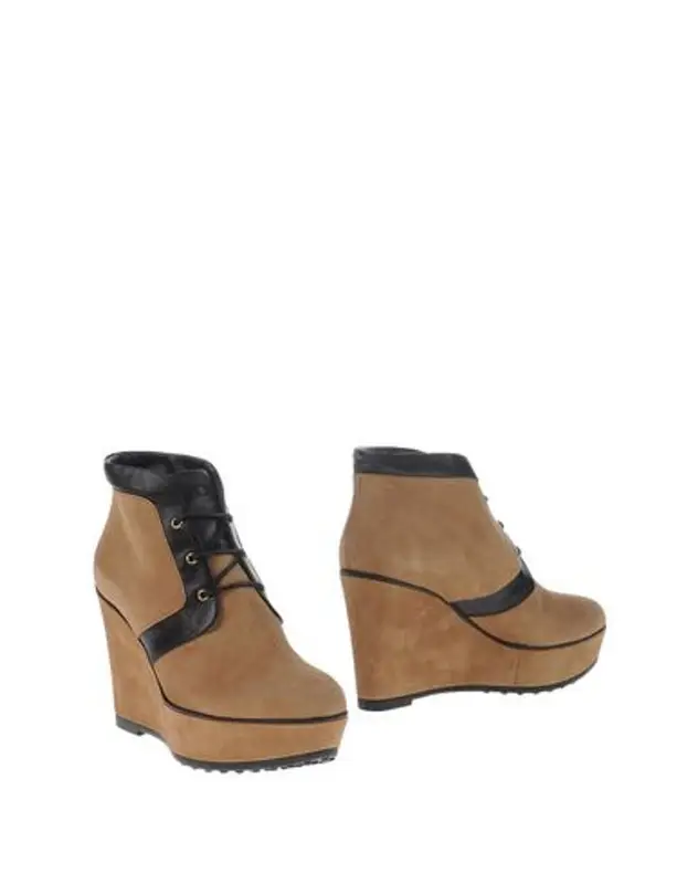 Tod's Ankle Boot In Camel $517