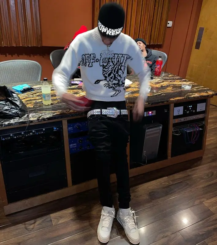 Stunna 4 Vegas outfit in Off-White, B.B. Simon, and Supreme, 2021