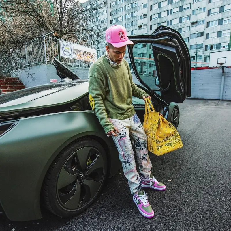 Sfera Ebbasta outfit in Kapital and LaRopa, 2021