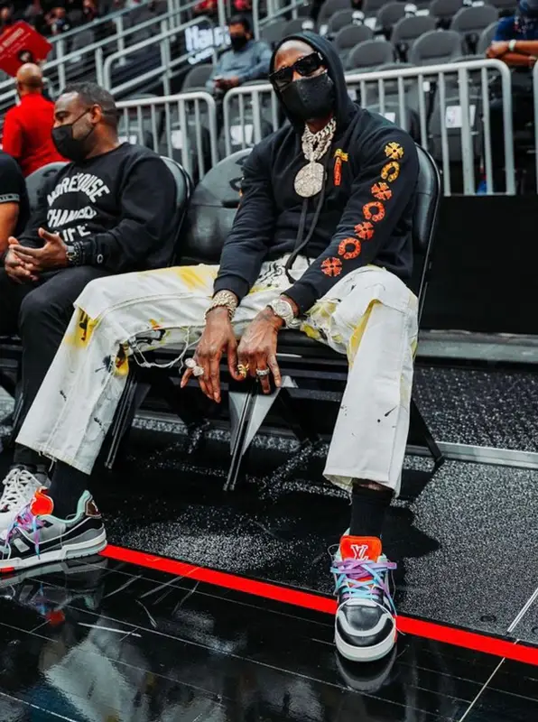 2 Chainz outfit in Chrome Hearts, Off-White, and Louis Vuitton, 2021