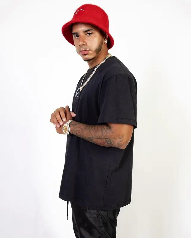 CJ outfit in Nike and Karl Kani, 2020