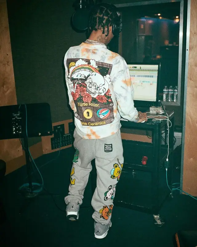 Swae Lee outfit in Grateful Dead, Market, and Jordan, 2021