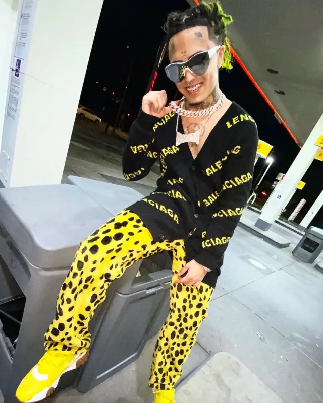 Lil Pump outfit in Mademe, Balenciaga, and Versace, 2020