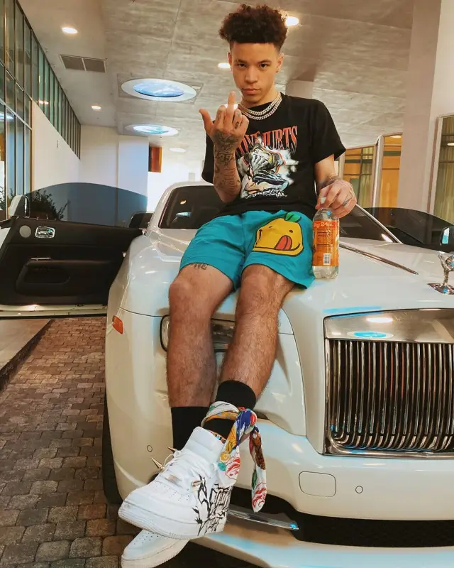 Lil Mosey outfit in Superficial, Lyrical Lemonade, and Section 8, 2020