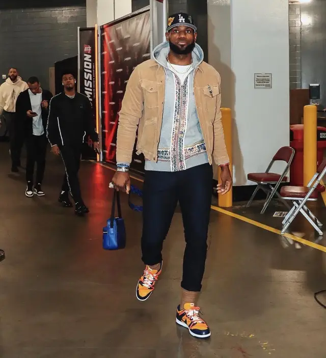LeBron James outfit in Tom Ford, Sacai, and Louis Vuitton, 2020