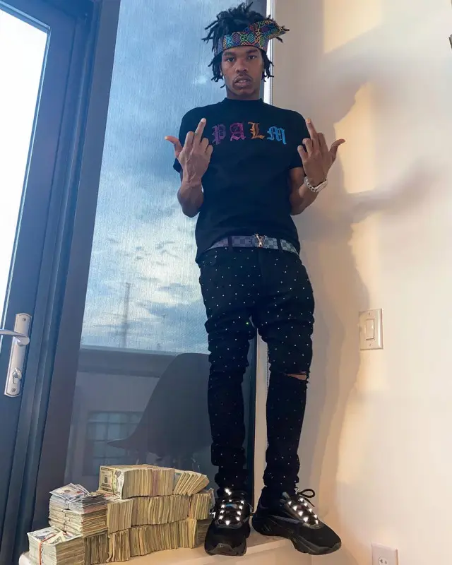 Lil Baby outfit in Palm Angels, Louis Vuitton, and Gucci, 2020