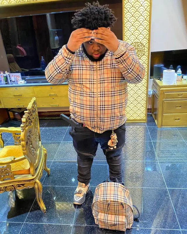 Rod Wave outfit in Burberry and G-Star RAW, 2020