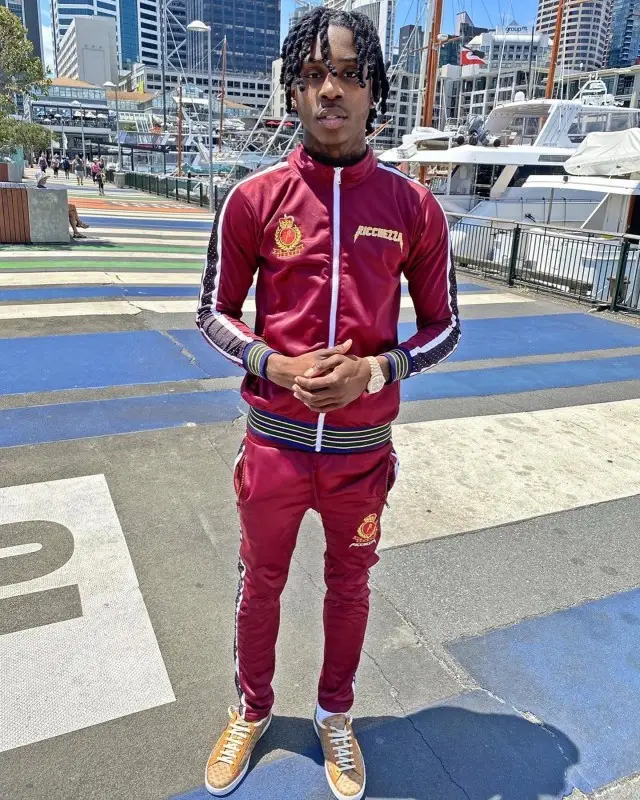Polo G outfit in Ricchezza Forever, 2020