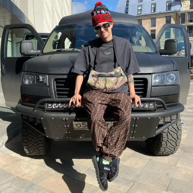 Boulevard Depo outfit in Acne Studios, Forever 21, and Kaleos Barbarella, 2020