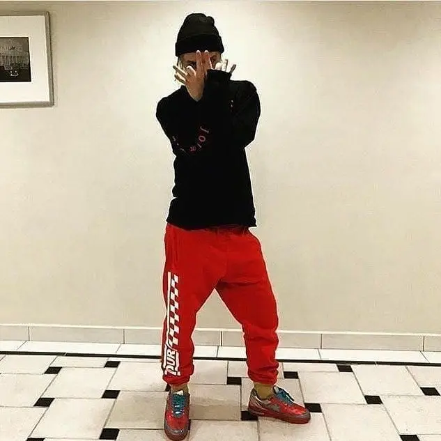 Pharaoh outfit in Dead Dynasty Merch, Justin Bieber Merch, and H&M, 2019