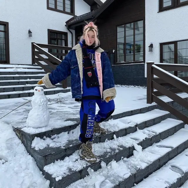 Анастасия Ивлеева outfit in Lovers4lovers, Vetements, and Holland Winkel, 2020