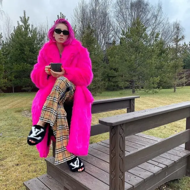 Анастасия Ивлеева outfit in Vetements, Burberry, and George, 2020