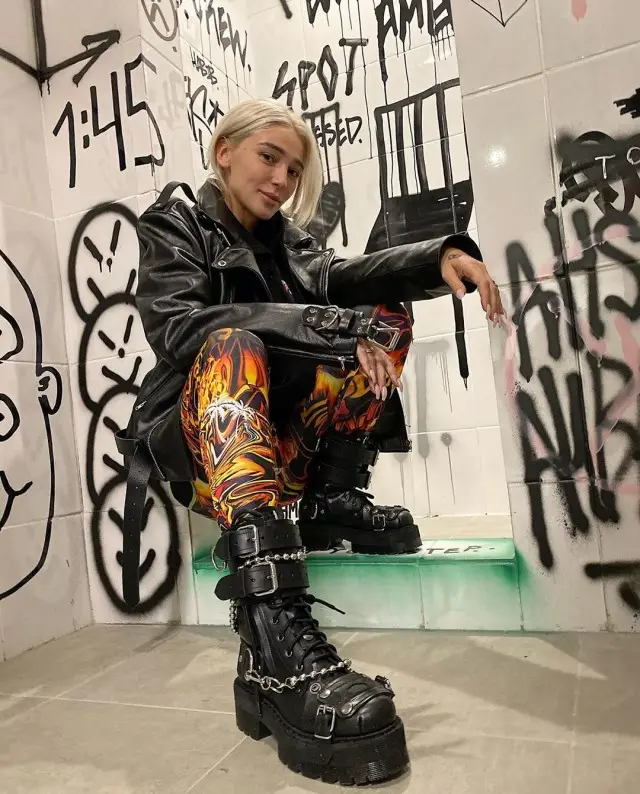 Анастасия Ивлеева outfit in Vetements and Skoot, 2019