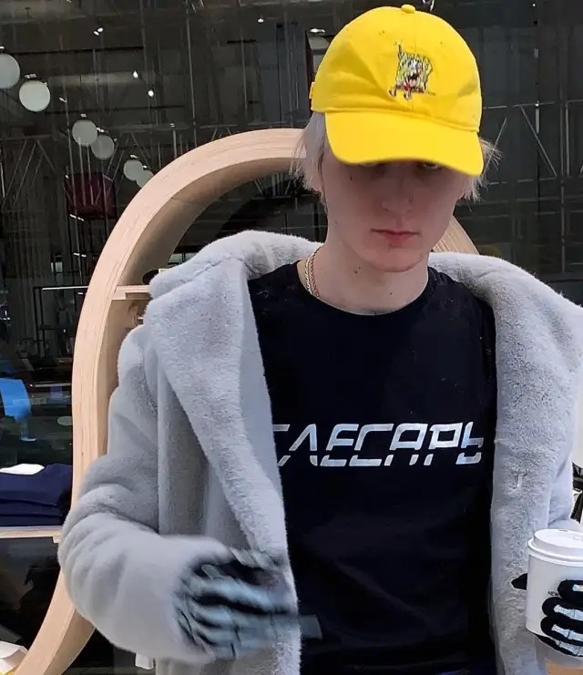 Платина outfit in Marcelo Miracles, glo17coma, and J Balvin Merch, 2020