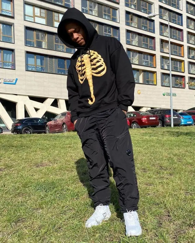 Жак Энтони outfit in Ларус Одежда, C.P. Company, and New Balance, 2020