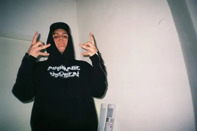 THRILL PILL outfit in Automatic Vertical, 2020